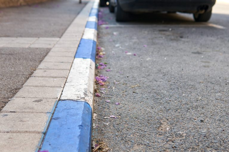 כפר סבא: החניה חינם בכחול לבן ובכתום לבן בימי המלחמה