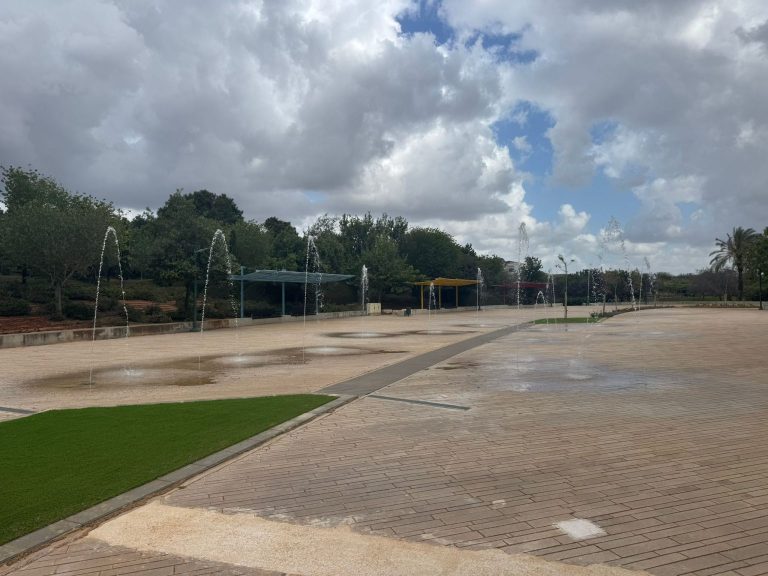 מתחם המזרקות בפארק העירוני בכפר סבא נפתח מחדש